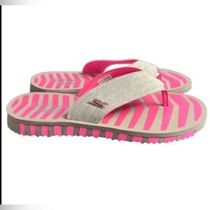 Skechers Women's GO FLEX - Vitality Flip Flop Sandals in gray and pink 9 EUC